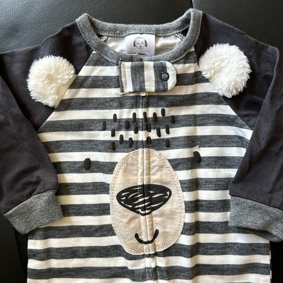 Never worn- 3 pack outfits Gerber 0-3m long sleeve ‘Sleep n Play’ zipup footie - Picture 3 of 9